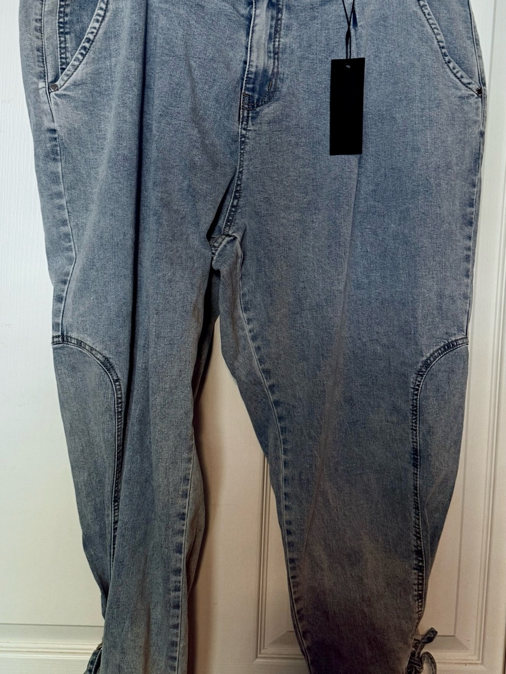 City Chic Women’s Baggy Denim Mid Rise Gathered Ankle Cropped Jeans
